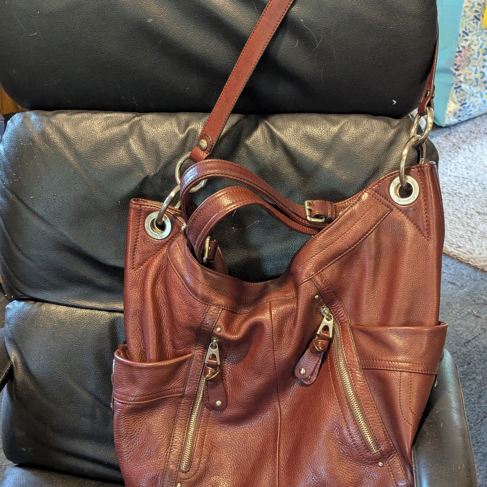 B. Makowsky Rich Brown Leather Bag - Picture 3 of 7